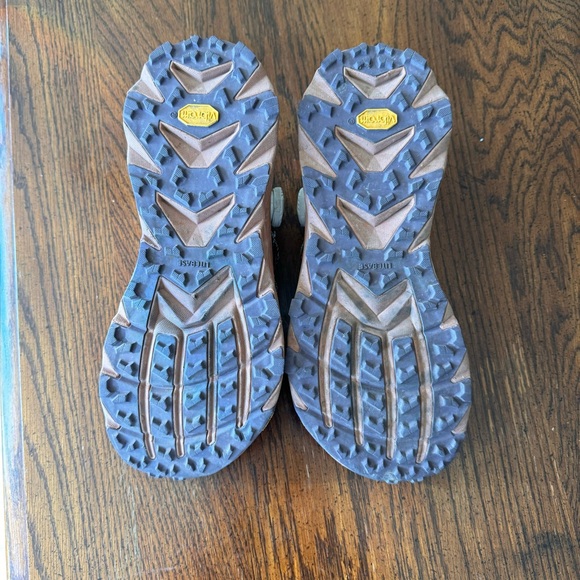 Altra Women’s Trail Running Shoes 11 - Picture 3 of 4